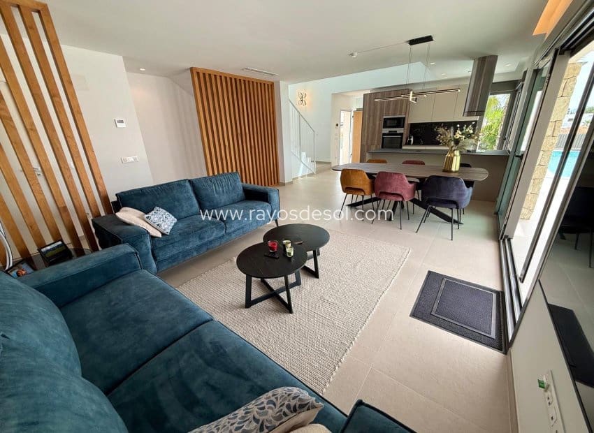 Chalet de 3 habitaciones en Finestrat en venta con piscina garaje - 899.000 € (Ref: 9943277)