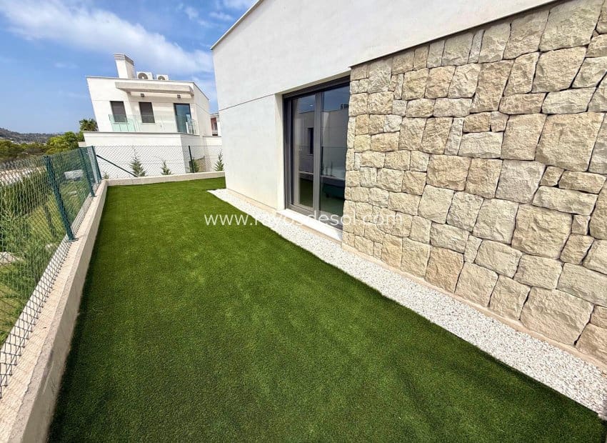 Chalet de 3 habitaciones en Finestrat en venta con piscina garaje - 899.000 € (Ref: 9943277)