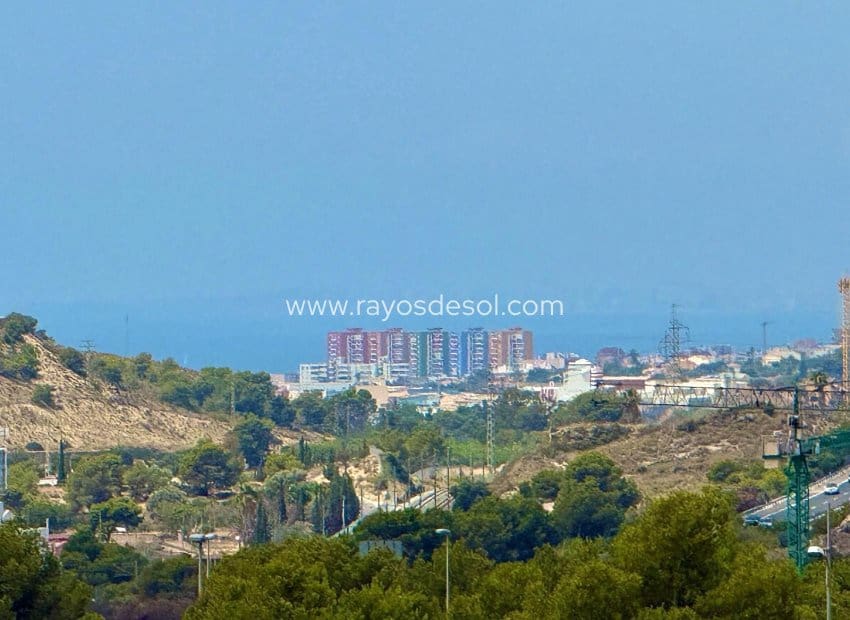 Chalet de 3 habitaciones en Finestrat en venta con piscina garaje - 899.000 € (Ref: 9943277)