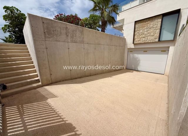 Chalet de 3 habitaciones en Finestrat en venta con piscina garaje - 899.000 € (Ref: 9943277)