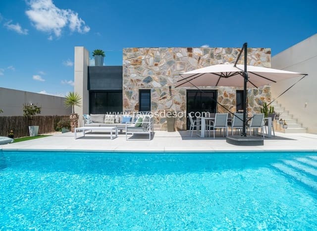 3 soveværelse Villa til salg i Algorfa med swimmingpool - € 600.000 (Ref: 9944741)