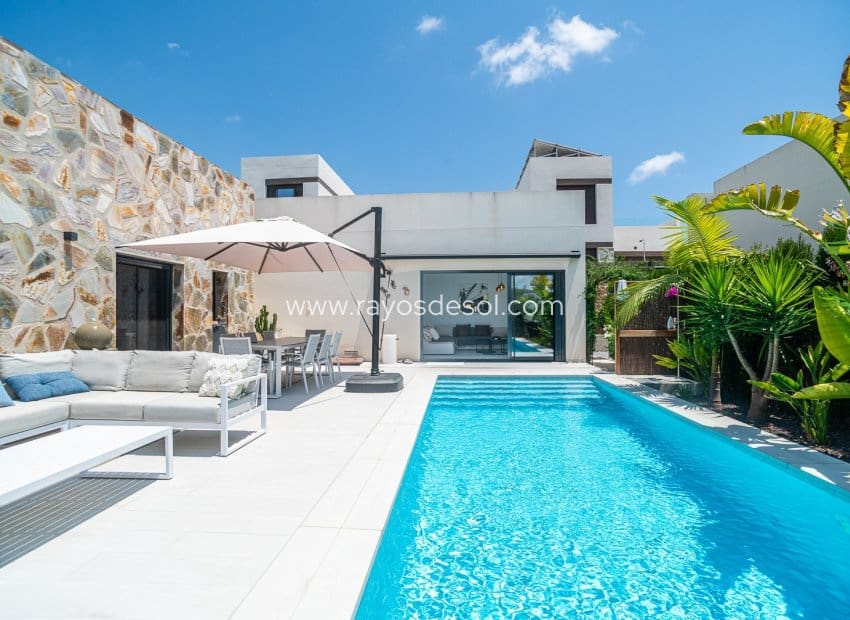 3 slaapkamer Villa te koop in Algorfa met zwembad - € 590.000 (Ref: 9944741)