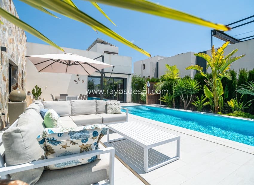 3 slaapkamer Villa te koop in Algorfa met zwembad - € 590.000 (Ref: 9944741)
