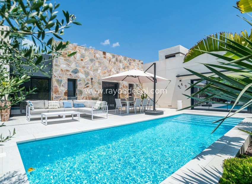 3 slaapkamer Villa te koop in Algorfa met zwembad - € 590.000 (Ref: 9944741)