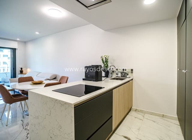 2 soveværelse Lejlighed til salg i Torrevieja med swimmingpool - € 350.000 (Ref: 9944742)