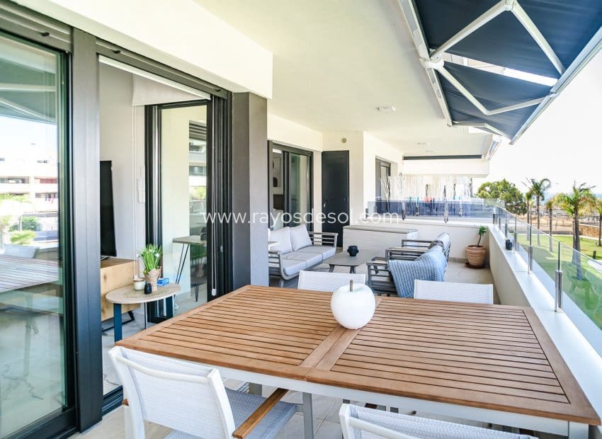 2 sovrum Lägenhet till salu i Torrevieja med pool - 350 000 € (Ref: 9944742)