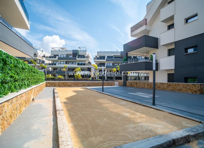 2 sovrum Lägenhet till salu i Torrevieja med pool - 350 000 € (Ref: 9944742)
