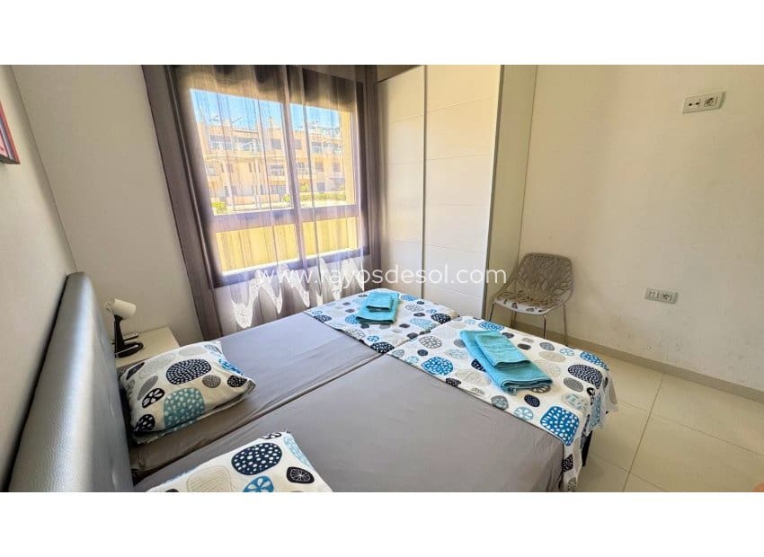 2 Zimmer Apartment zu verkaufen in Torre de la Horadada mit Pool - 259.500 € (Ref: 9945972)