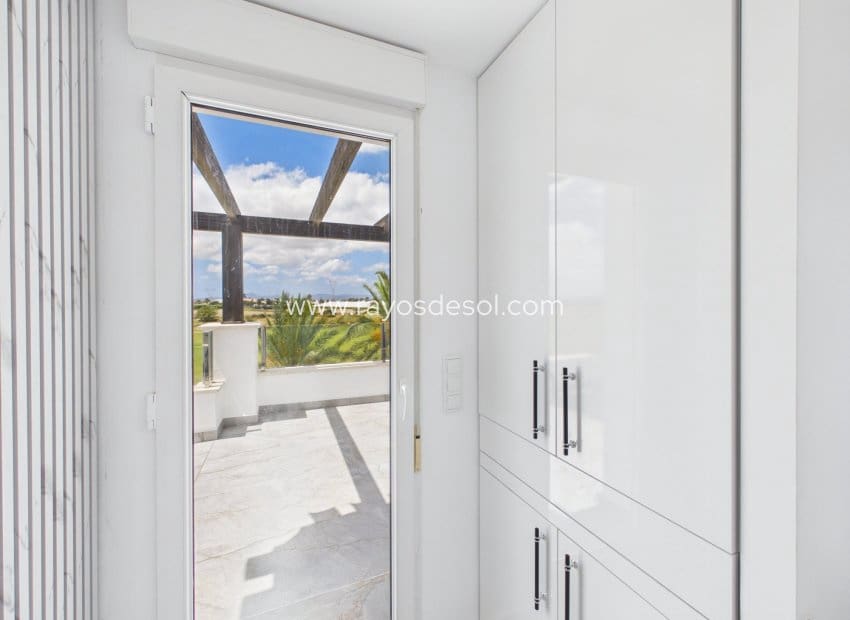 2 soveværelse Byhus til salg i Mar Menor Golf Resort med swimmingpool - € 395.000 (Ref: 9945973)