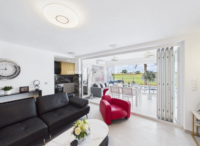 2 slaapkamer Huis te koop in Mar Menor Golf Resort met zwembad - € 395.000 (Ref: 9945973)