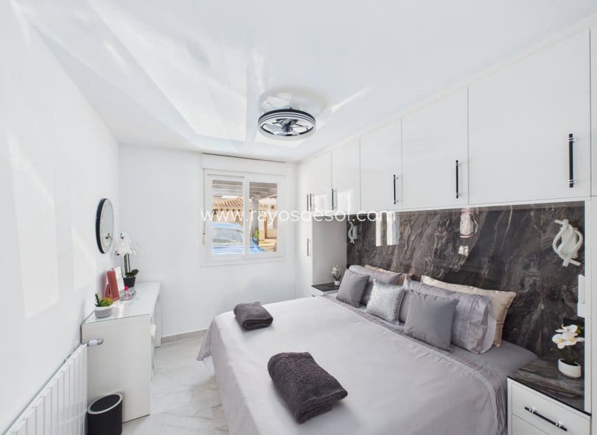 2 slaapkamer Huis te koop in Mar Menor Golf Resort met zwembad - € 395.000 (Ref: 9945973)