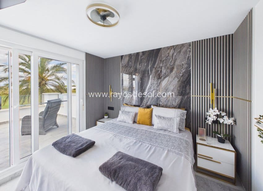 2 slaapkamer Huis te koop in Mar Menor Golf Resort met zwembad - € 395.000 (Ref: 9945973)
