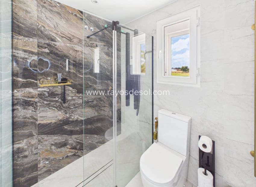 2 slaapkamer Huis te koop in Mar Menor Golf Resort met zwembad - € 395.000 (Ref: 9945973)