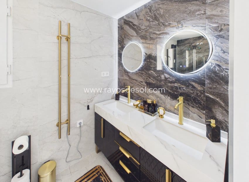 2 slaapkamer Huis te koop in Mar Menor Golf Resort met zwembad - € 395.000 (Ref: 9945973)