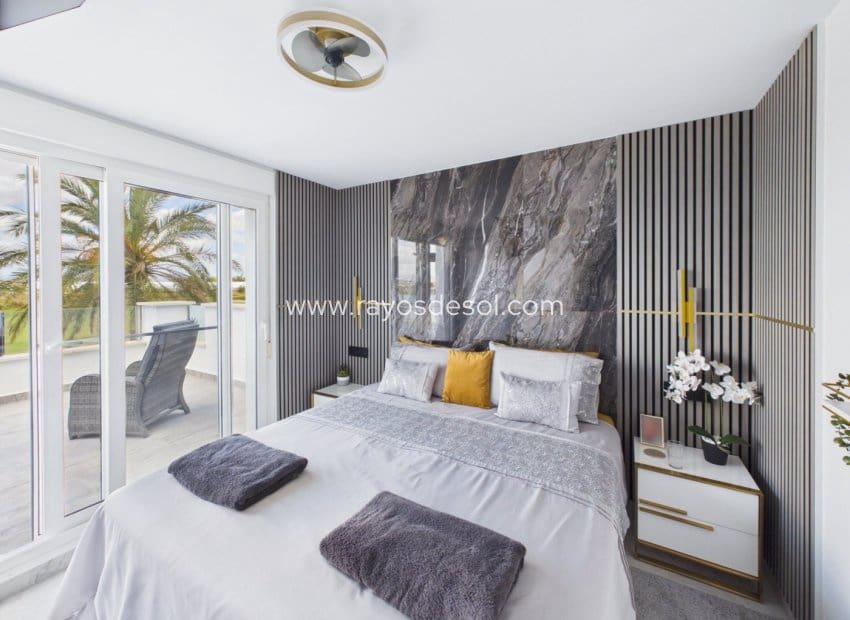 2 bedroom Townhouse for sale in Mar Menor Golf Resort with pool - € 395,000 (Ref: 9945973)