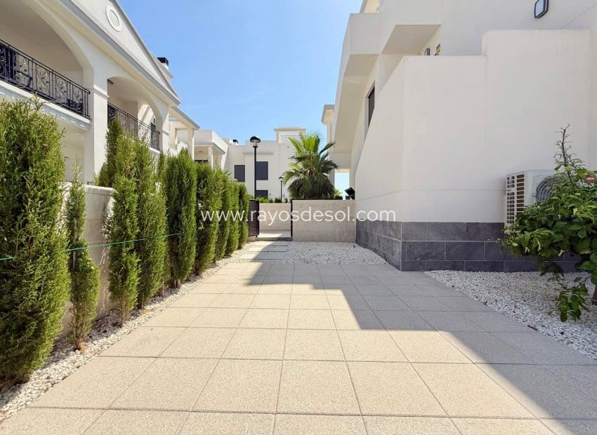 2 quarto Apartamento para venda em Ciudad Quesada com piscina - 359 000 € (Ref: 9948417)