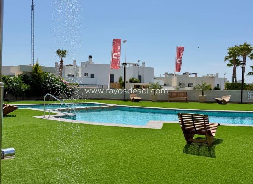 2 quarto Apartamento para venda em Ciudad Quesada com piscina - 359 000 € (Ref: 9948417)