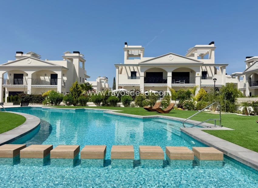 2 quarto Apartamento para venda em Ciudad Quesada com piscina - 359 000 € (Ref: 9948417)