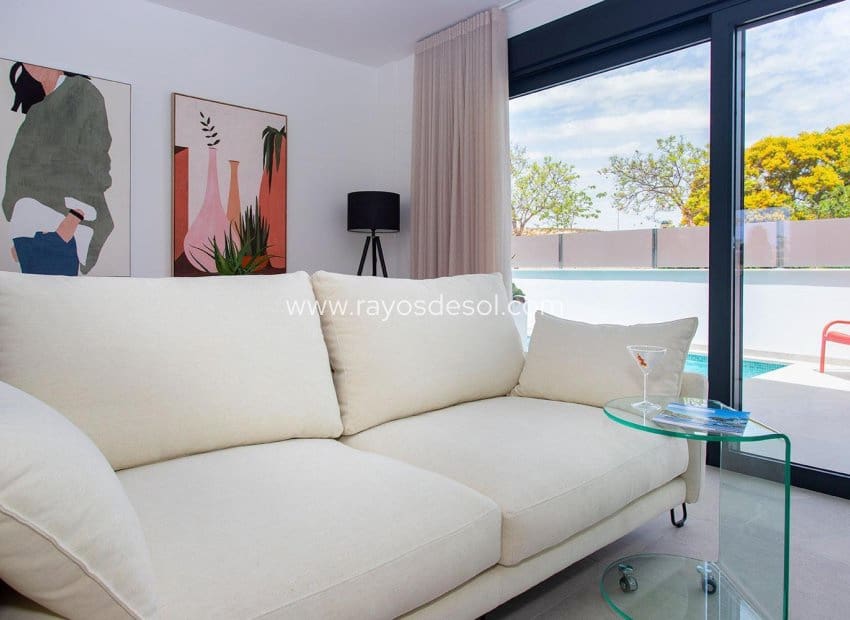 3 makuuhuone Huvila myytävänä paikassa Sucina mukana uima-altaan - 329 900 € (Ref: 9948418)
