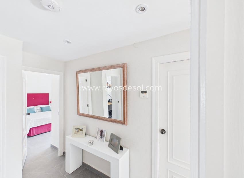4 slaapkamer Villa te koop in Mar de Cristal met zwembad - € 550.000 (Ref: 9948419)
