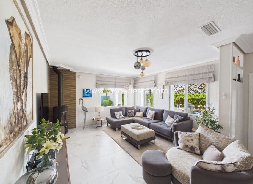 4 slaapkamer Villa te koop in Mar de Cristal met zwembad - € 550.000 (Ref: 9948419)