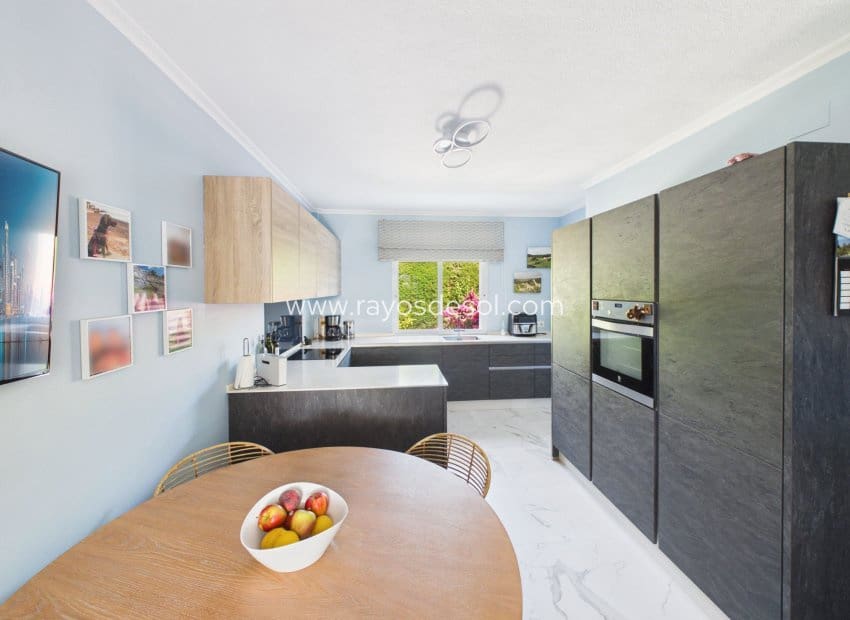 4 slaapkamer Villa te koop in Mar de Cristal met zwembad - € 550.000 (Ref: 9948419)
