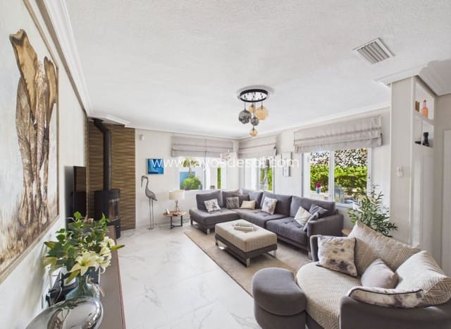 4 soveværelse Villa til salg i Mar de Cristal, Cartagena med swimmingpool - € 550.000 (Ref: 9948419)