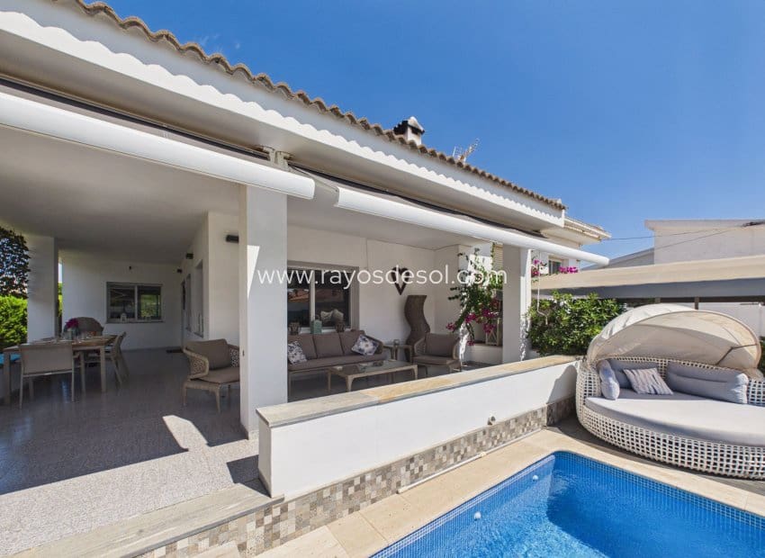 4 slaapkamer Villa te koop in Mar de Cristal met zwembad - € 550.000 (Ref: 9948419)