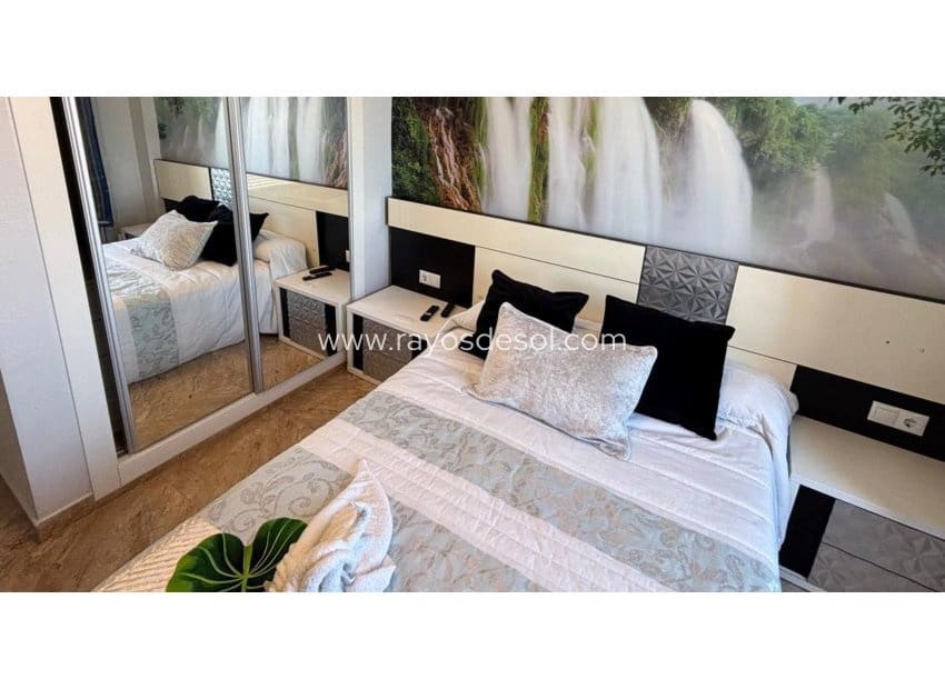 2 soveværelse Lejlighed til salg i La Mata med swimmingpool - € 319.000 (Ref: 9950086)