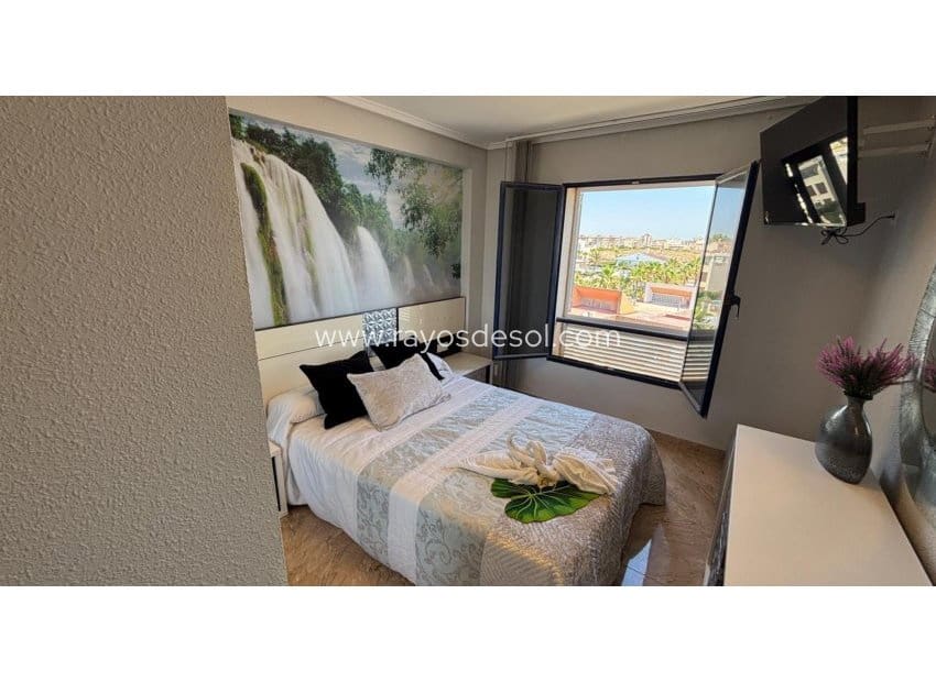 2 soveværelse Lejlighed til salg i La Mata med swimmingpool - € 319.000 (Ref: 9950086)