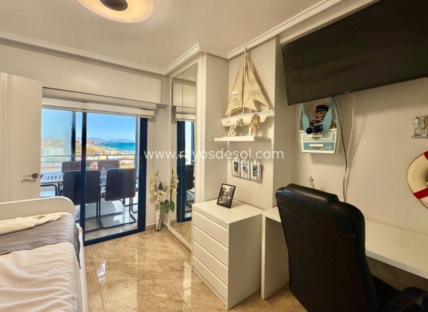 2 soveværelse Lejlighed til salg i La Mata med swimmingpool - € 319.000 (Ref: 9950086)