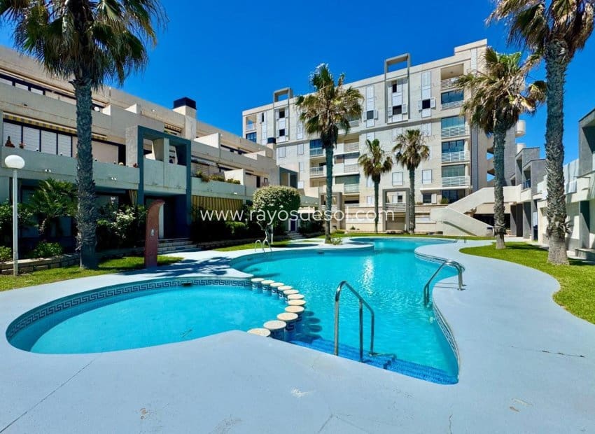 2 soveværelse Lejlighed til salg i La Mata med swimmingpool - € 319.000 (Ref: 9950086)