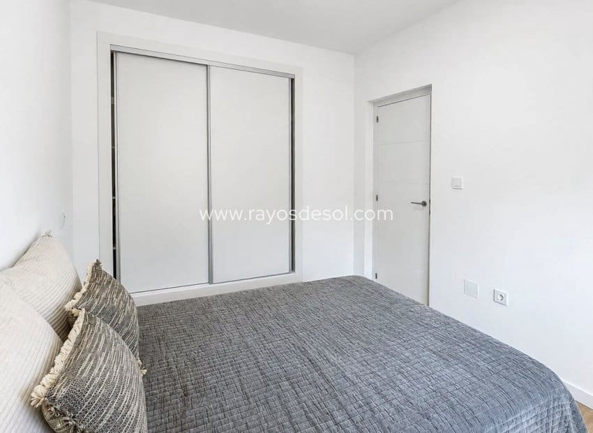 3 bedroom Townhouse for sale in Los Altos with pool - € 239,000 (Ref: 9950087)