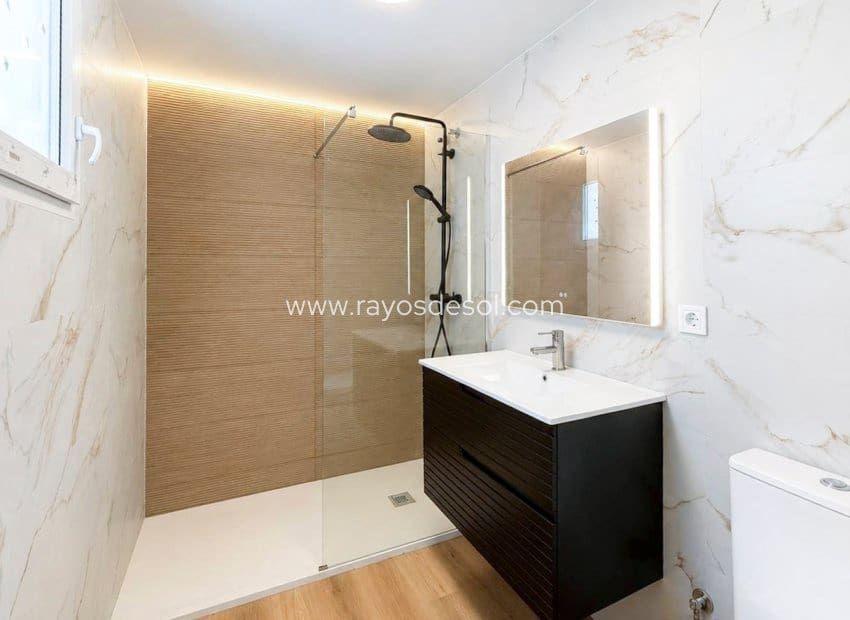 3 bedroom Townhouse for sale in Los Altos with pool - € 239,000 (Ref: 9950087)