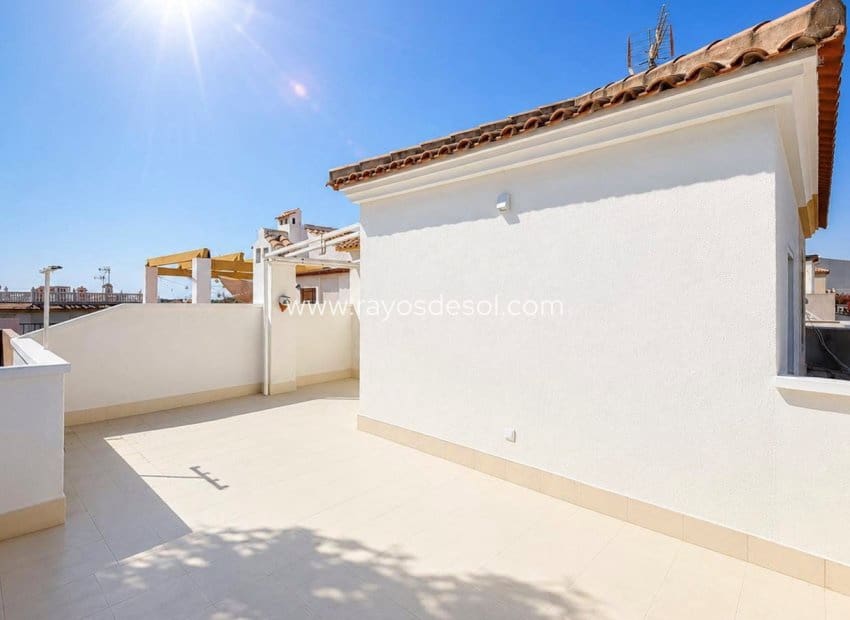3 bedroom Townhouse for sale in Los Altos with pool - € 239,000 (Ref: 9950087)