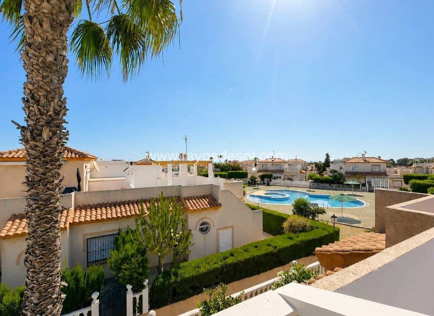 3 bedroom Townhouse for sale in Los Altos with pool - € 239,000 (Ref: 9950087)