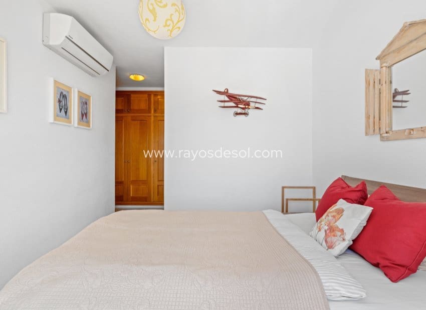 3 bedroom Apartment for sale in Cabo Roig with pool - € 320,000 (Ref: 9952837)