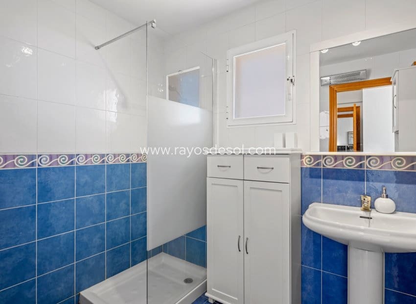 3 bedroom Apartment for sale in Cabo Roig with pool - € 320,000 (Ref: 9952837)