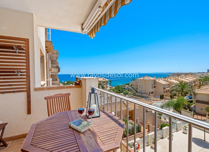 3 bedroom Apartment for sale in Cabo Roig with pool - € 320,000 (Ref: 9952837)
