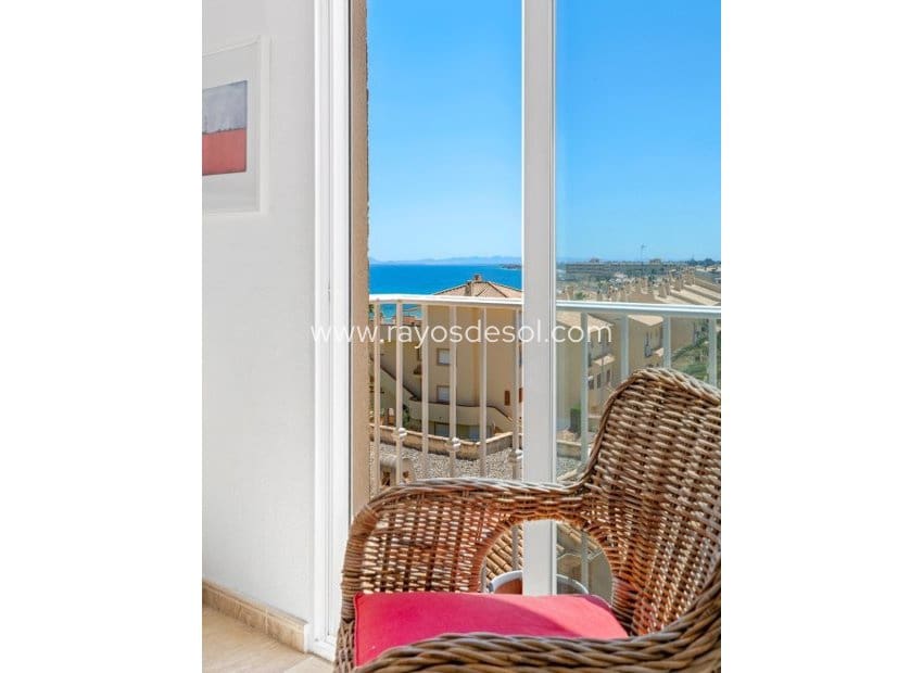 3 bedroom Apartment for sale in Cabo Roig with pool - € 320,000 (Ref: 9952837)