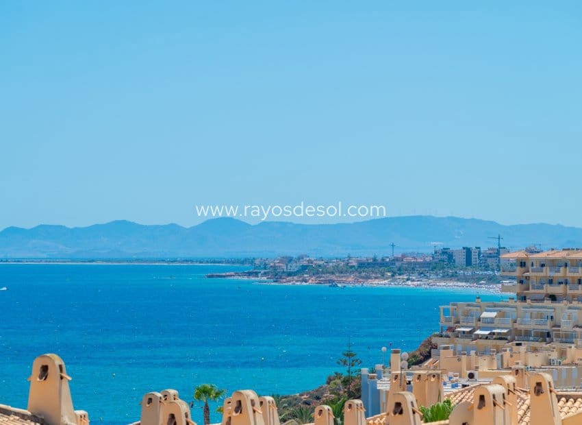 3 bedroom Apartment for sale in Cabo Roig with pool - € 320,000 (Ref: 9952837)