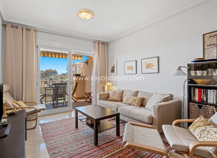 3 bedroom Apartment for sale in Cabo Roig with pool - € 320,000 (Ref: 9952837)