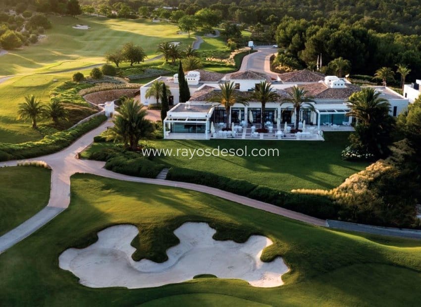 3 sovrum Villa till salu i Las Colinas Golf med pool - 1 090 000 € (Ref: 9956273)