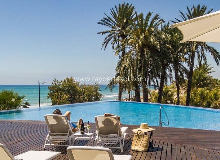 3 sovrum Villa till salu i Las Colinas Golf med pool - 1 090 000 € (Ref: 9956273)