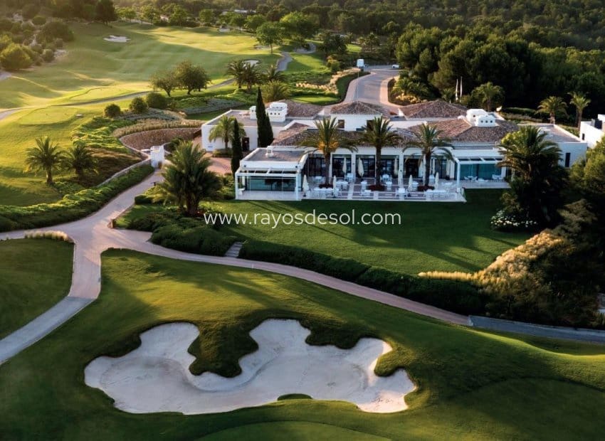 3 sovrum Villa till salu i Las Colinas Golf med pool - 1 090 000 € (Ref: 9956273)