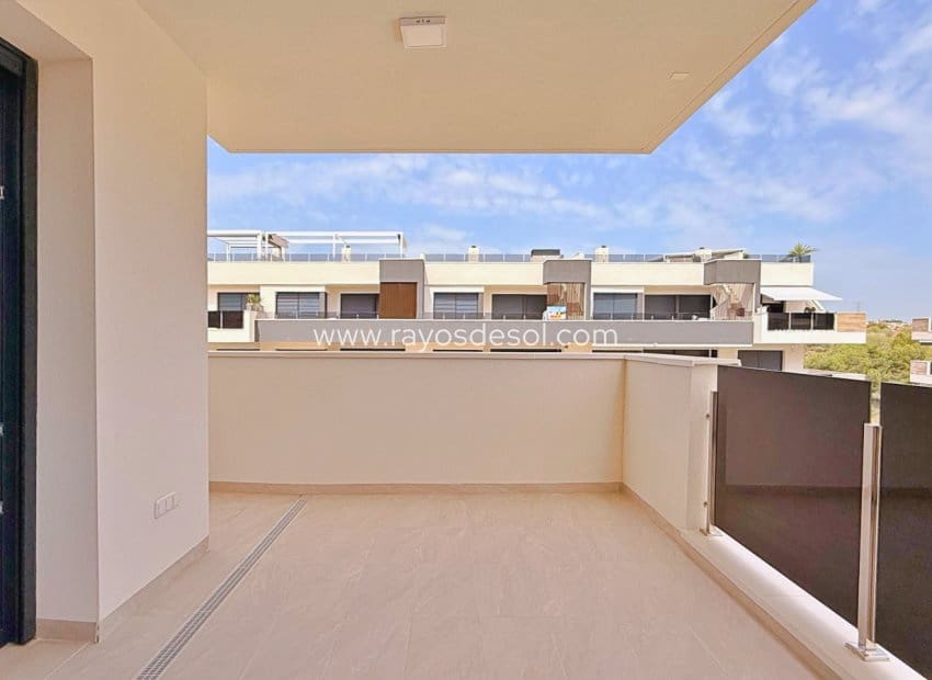 2 bedroom Apartment for sale in Orihuela Costa - € 295,000 (Ref: 9960097)