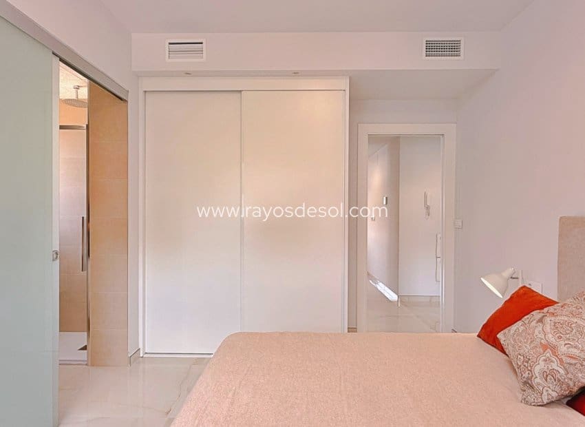 2 bedroom Apartment for sale in Orihuela Costa - € 295,000 (Ref: 9960097)