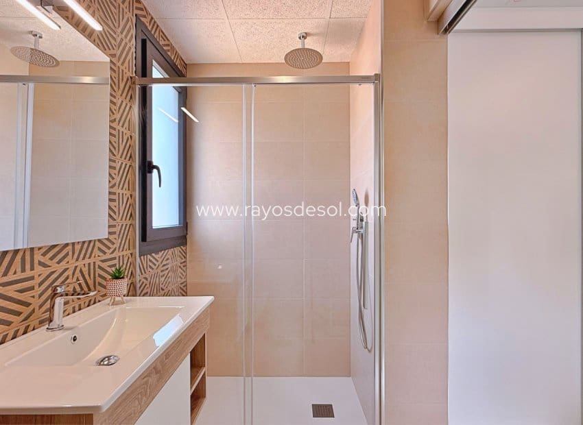 2 bedroom Apartment for sale in Orihuela Costa - € 295,000 (Ref: 9960097)