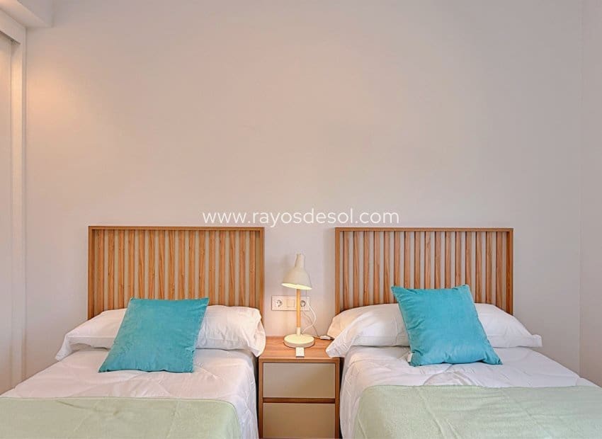 2 bedroom Apartment for sale in Orihuela Costa - € 295,000 (Ref: 9960097)