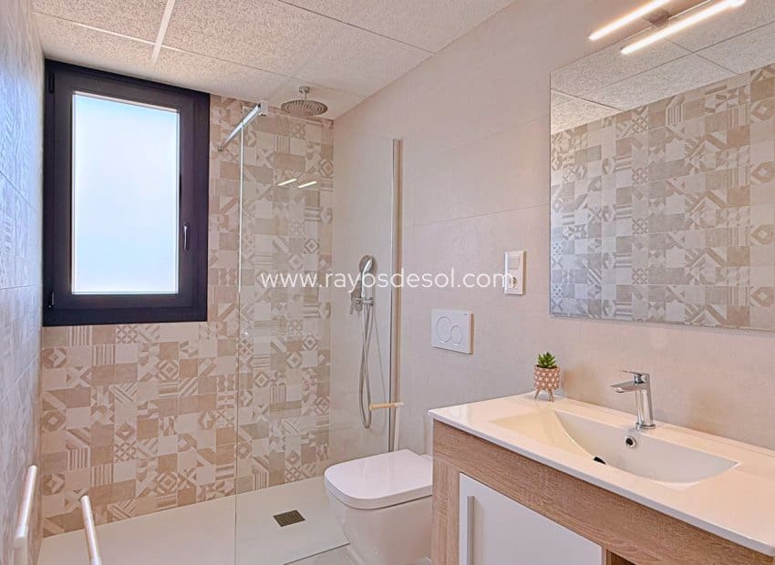 2 bedroom Apartment for sale in Orihuela Costa - € 295,000 (Ref: 9960097)